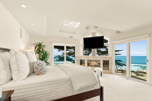 Bedroom, Fireplace, Interior, Recessed Lighting, Water