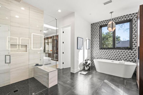 Bathroom, Free Standing Baths, Glass Shower, Interior, Pendant Lights, Recessed Lighting