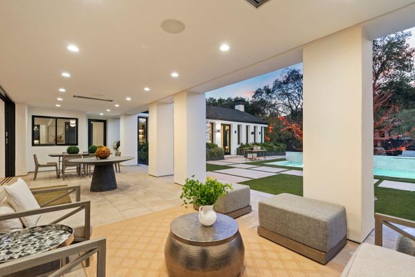 Exterior, Pool, Recessed Lighting