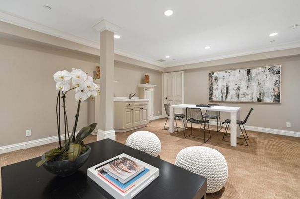 Dining room, Interior, Recessed Lighting