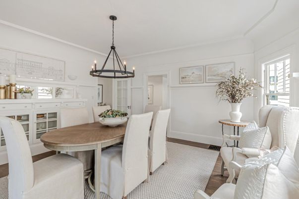Chandelier, Dining room, Interior