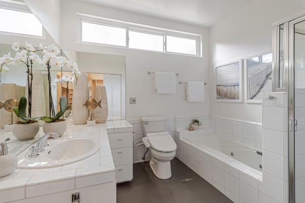 Bathroom, Interior, Tile Countertops