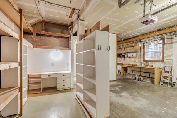 Garage, Interior