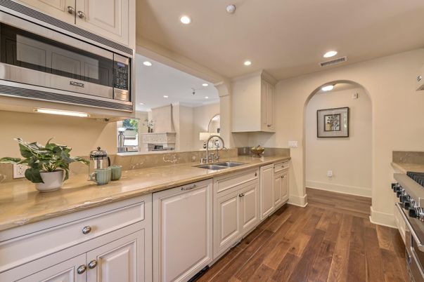 Interior, Kitchen, Recessed Lighting, Wood Texture Flooring