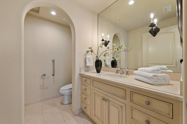 Bathroom, Interior, Recessed Lighting