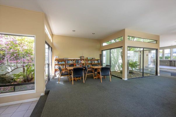 Dining room, Interior, Recessed Lighting