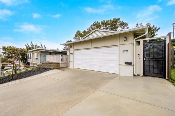 Detached Garage, Exterior