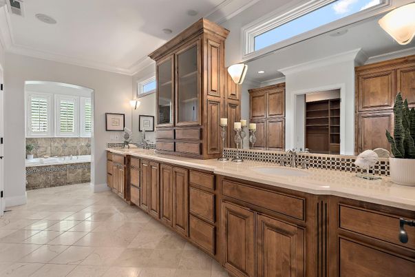 Bathroom, Dual Sink Vanities, Interior, Recessed Lighting