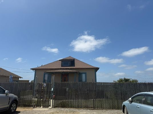 Exterior, Facade, None