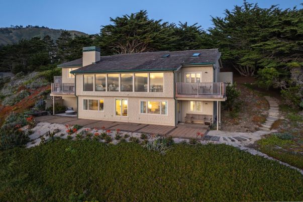 Backyard, Exterior, Facade, Modern