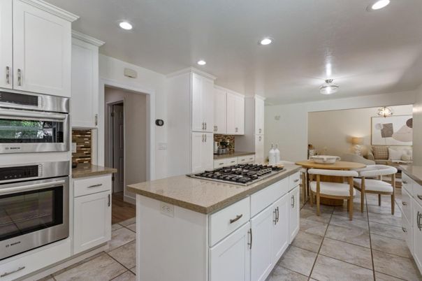 Dining room, Interior, Kitchen, Recessed Lighting, Stainless Steel Appliances