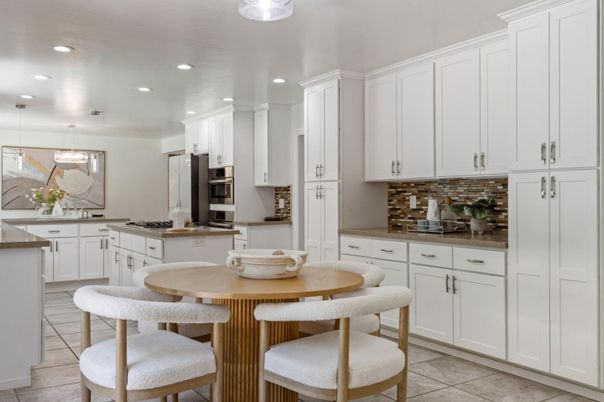Dining room, Interior, Kitchen, Pendant Lights, Recessed Lighting, Stainless Steel Appliances