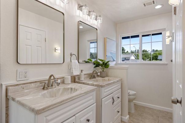 Bathroom, Dual Sink Vanities, Interior, Recessed Lighting