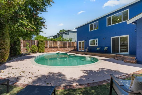 Exterior, Pool