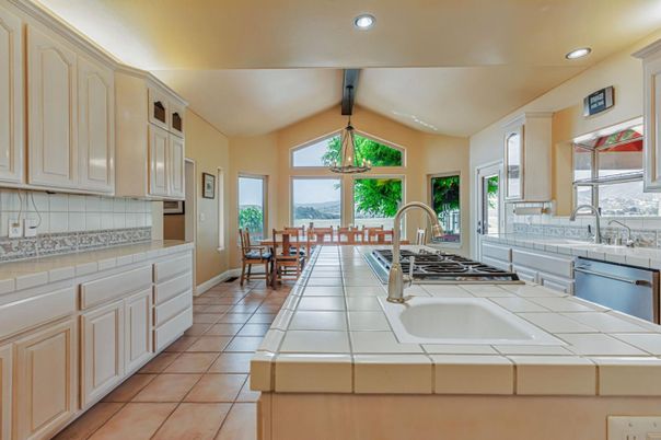Dining room, Interior, Kitchen, Pendant Lights, Recessed Lighting, Tile Countertops