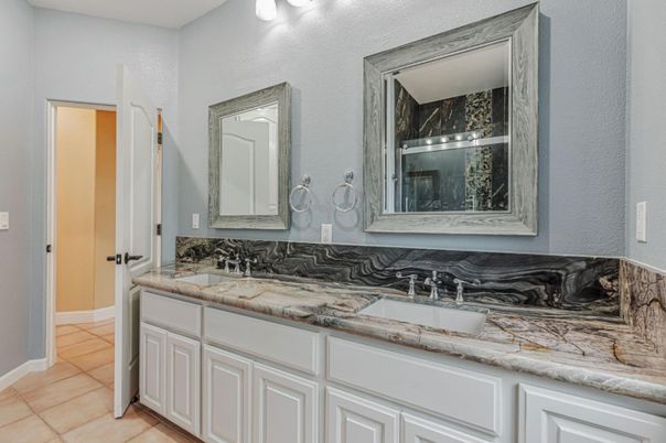 Bathroom, Dual Sink Vanities, Interior