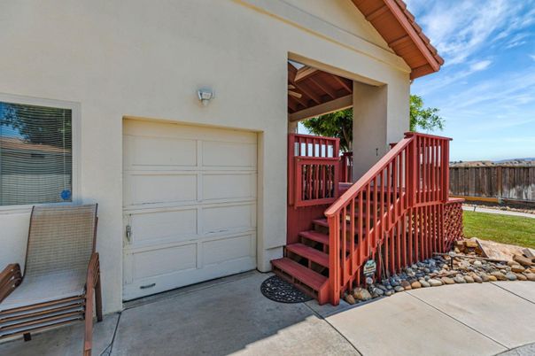 Detached Garage, Exterior