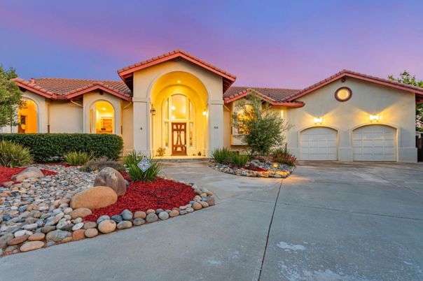 Attached, Exterior, Facade, Mediterranean
