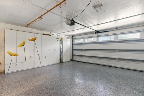Garage, Interior