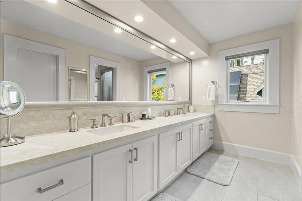 Bathroom, Dual Sink Vanities, Interior, Recessed Lighting
