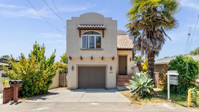 Attached, Exterior, Facade, Spanish Mediterranean