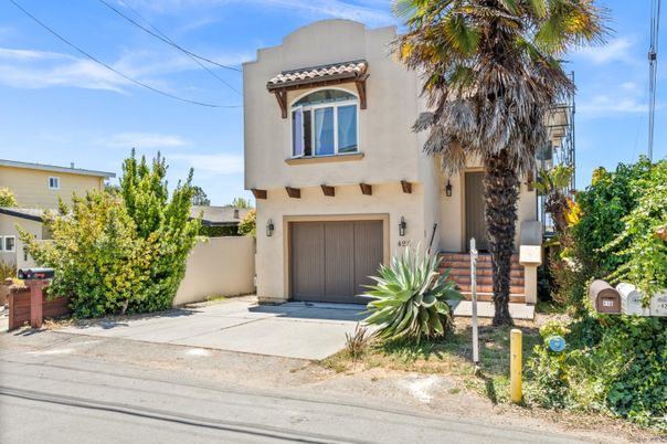 Attached, Exterior, Facade, Spanish Mediterranean