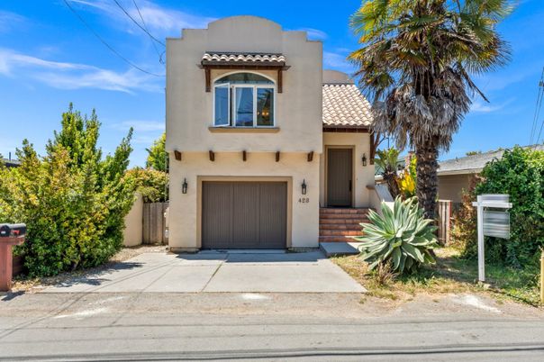 Attached, Exterior, Facade, Spanish Mediterranean