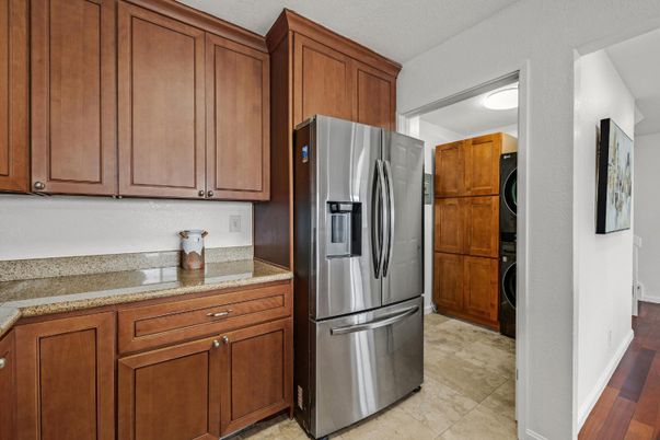 Interior, Kitchen, Washer, Wood Texture Flooring