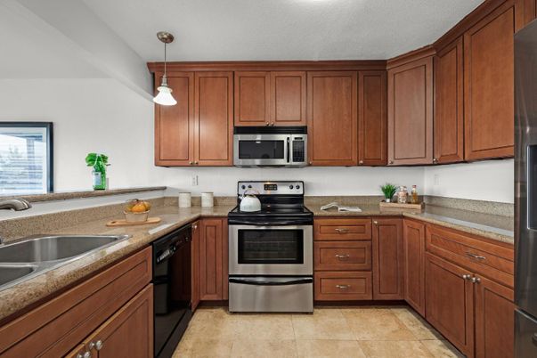 Interior, Kitchen, Pendant Lights, Stainless Steel Appliances