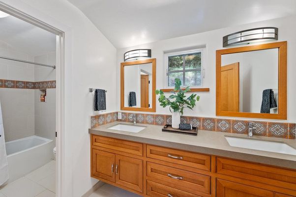 Bathroom, Dual Sink Vanities, Interior