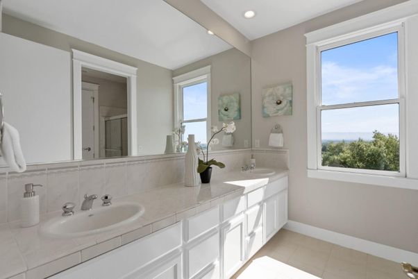 Bathroom, Dual Sink Vanities, Interior, Recessed Lighting