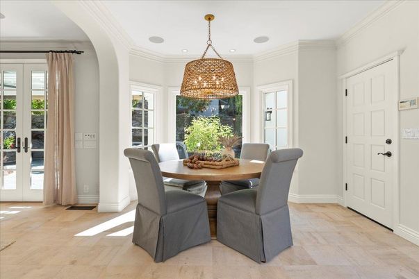 Chandelier, Dining room, Interior, Recessed Lighting, Wood Texture Flooring