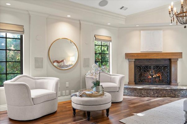 Chandelier, Fireplace, Interior, Recessed Lighting, Wood Texture Flooring