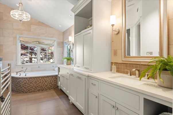 Bathroom, Dual Sink Vanities, Interior, Pendant Lights, Recessed Lighting