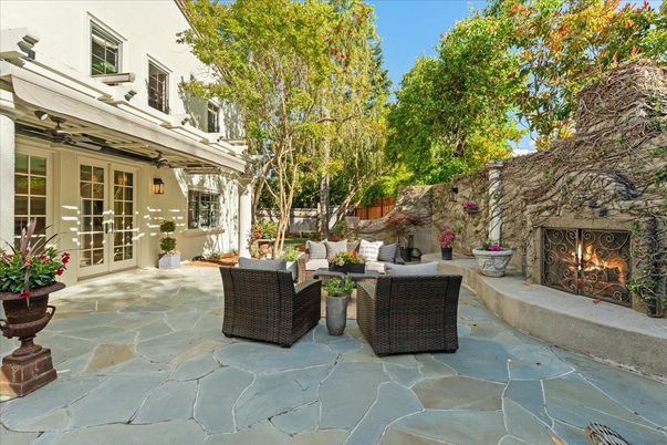 Exterior, Fireplace