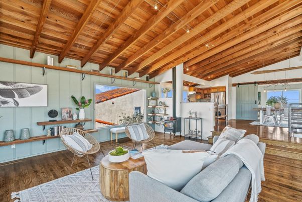 Dining room, Interior, Kitchen, Living room, Stainless Steel Appliances, Wooden Beams, Wooden Ceilings, Wood Texture Flooring