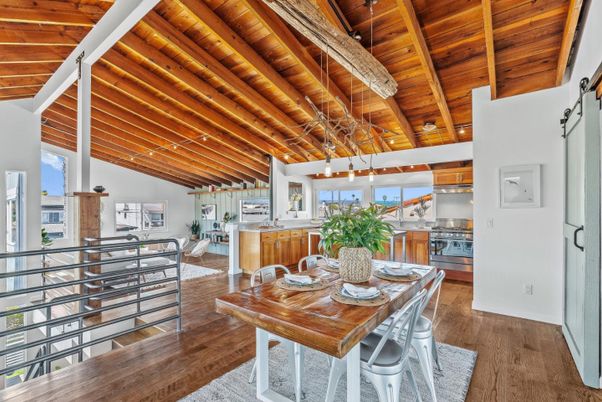Dining room, Interior, Kitchen, Pendant Lights, Wooden Beams, Wooden Ceilings, Wood Texture Flooring