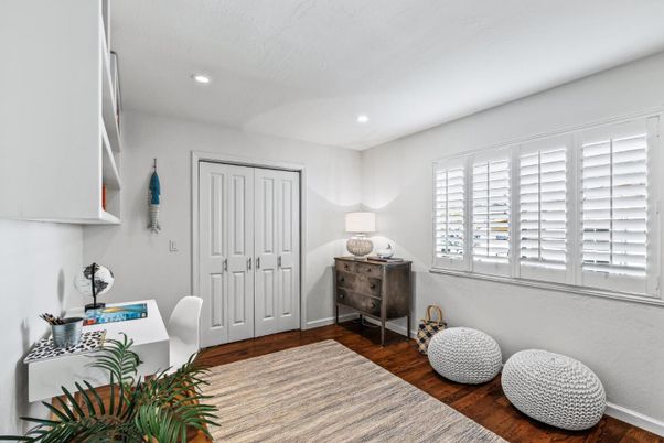 Home Office, Interior, Recessed Lighting, Wood Texture Flooring