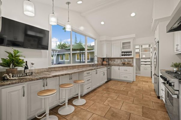 Interior, Kitchen, Pendant Lights, Recessed Lighting, Stainless Steel Appliances