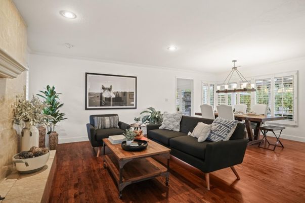 Chandelier, Dining room, Interior, Living room, Recessed Lighting, Wood Texture Flooring