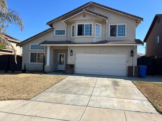 Attached, Exterior, Facade, American Craftsman