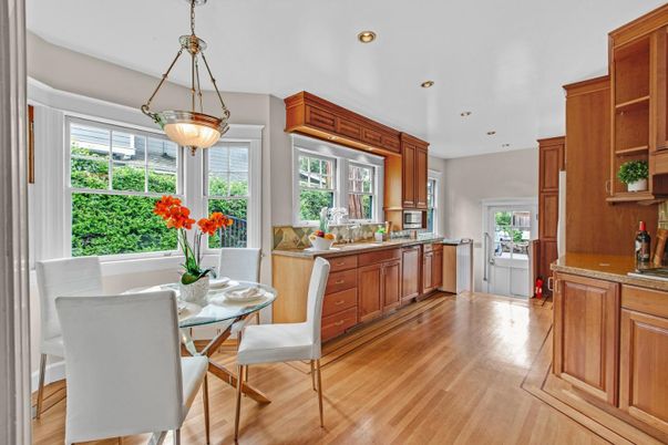 Dining room, Interior, Kitchen, Pendant Lights, Recessed Lighting, Wood Texture Flooring