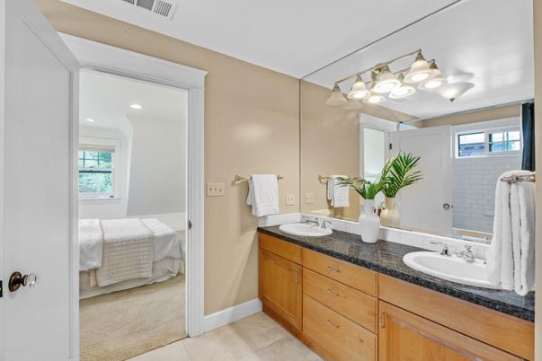 Bathroom, Dual Sink Vanities, Interior, Recessed Lighting