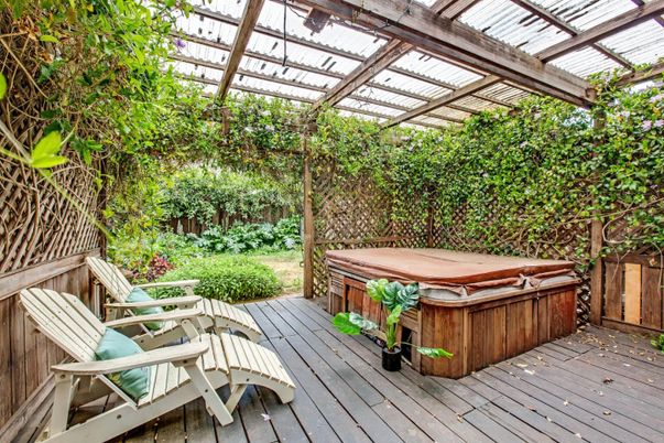 Exterior, Hot Tub