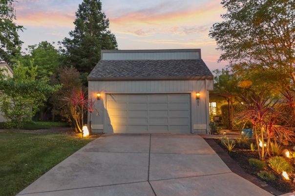Detached Garage, Exterior