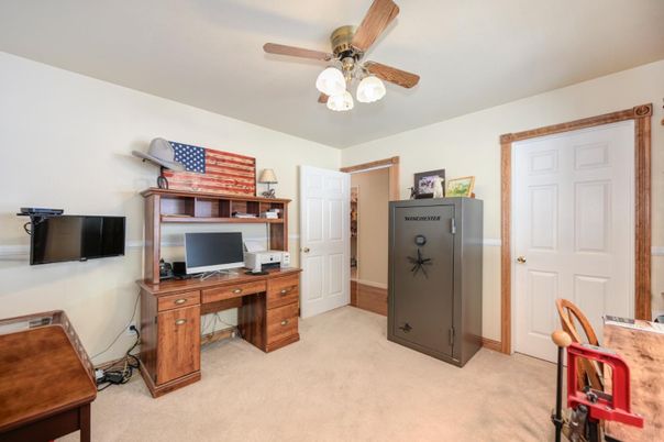 Home Office, Interior