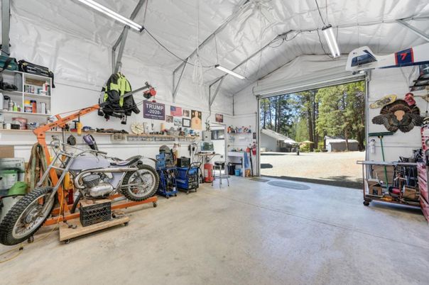 Garage, Interior