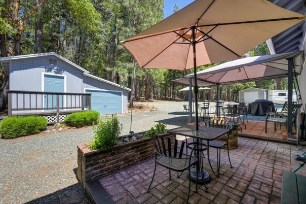 Detached Garage, Exterior