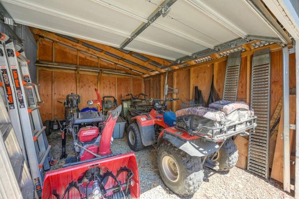 Garage, Interior