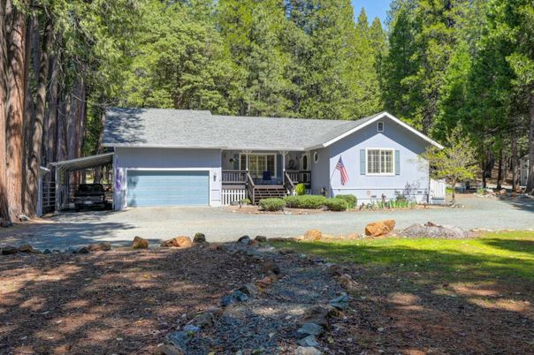 Attached, Exterior, Facade, Ranch